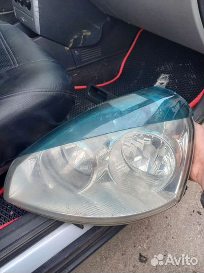 Фара передняя левая на LADA priora