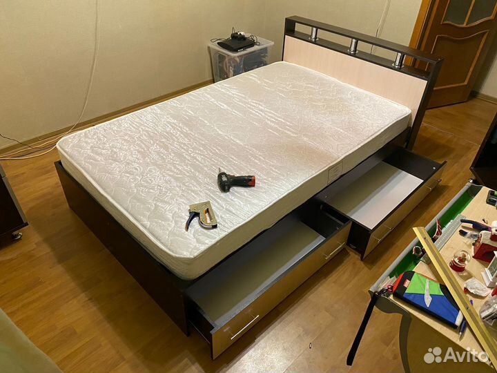 Кровать полуторка