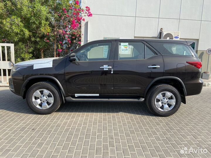 Toyota Fortuner 2.4 AT, 2022, 7 км