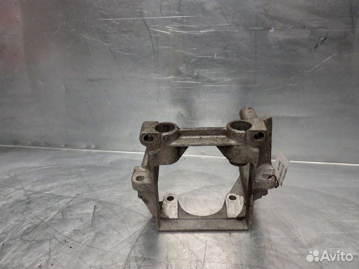 Кронштейн гидроусилителя Audi 100 C4 1991-1994