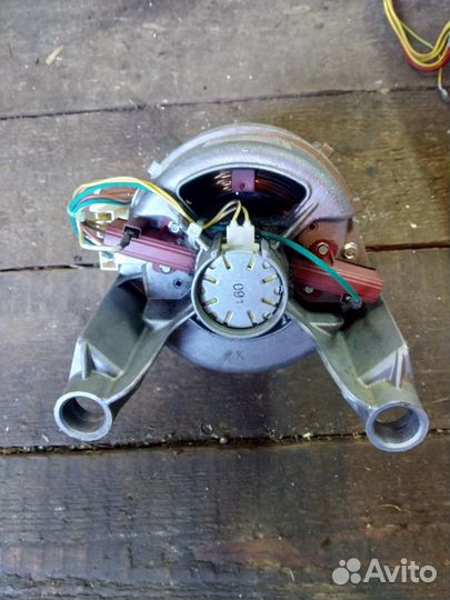 Мотор стиральной машины Electrolux (1552364000)