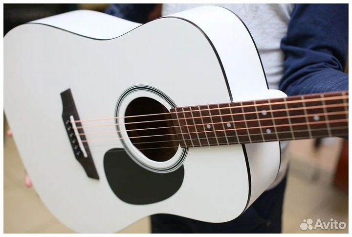 Гитара акустическая белая