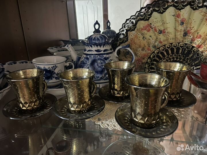 Набор чашек с блюдцами