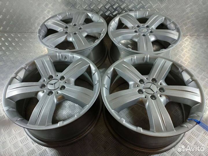 Комплект литых дисков R18x8 5x112