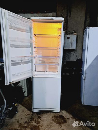 Холодильник indesit