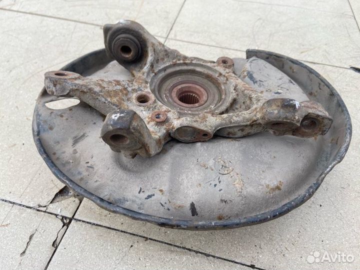 Поворотный кулак задний левый Mercedes-Benz E W210