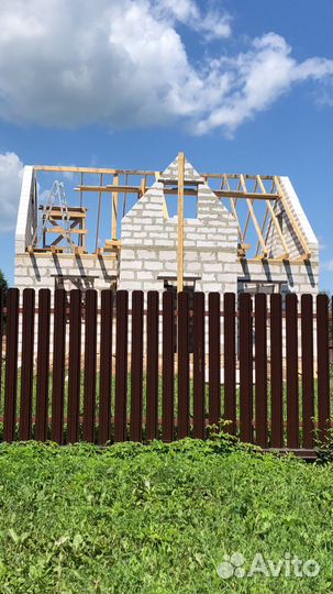 Бригада строителей