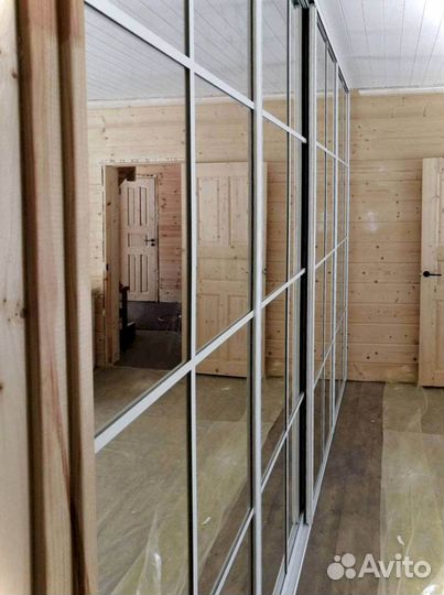 Раздвижная перегородка с матовым стеклом