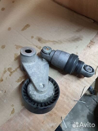 Натяжитель ремня kia hyundai 252813c100