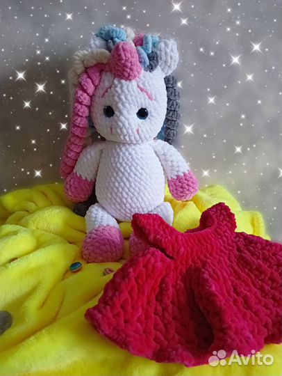 Единорожка-модница из плюшей пряжи
