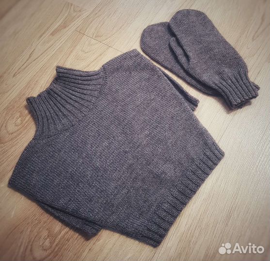 Комплект из полушерсти (манишка+варежки)