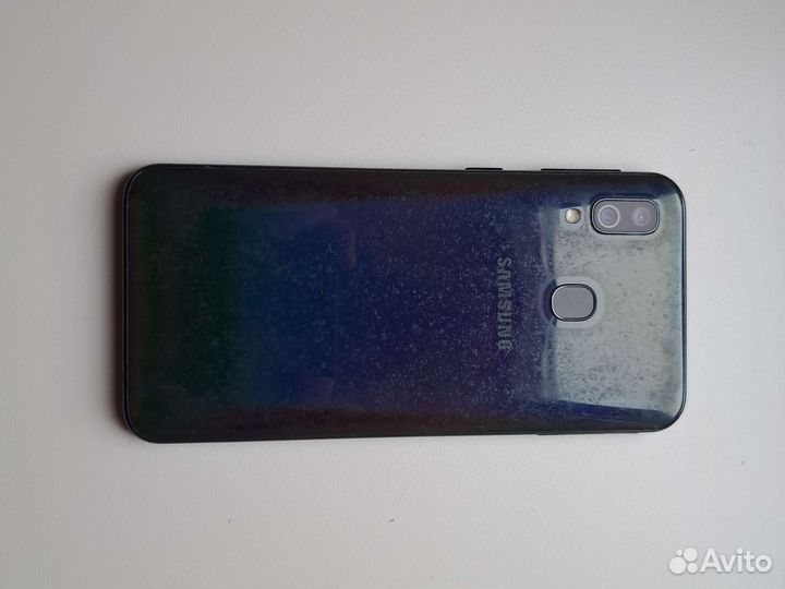 Телефон Samsung а40