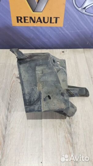 Корпус блока предохранителей реле Renault symbol