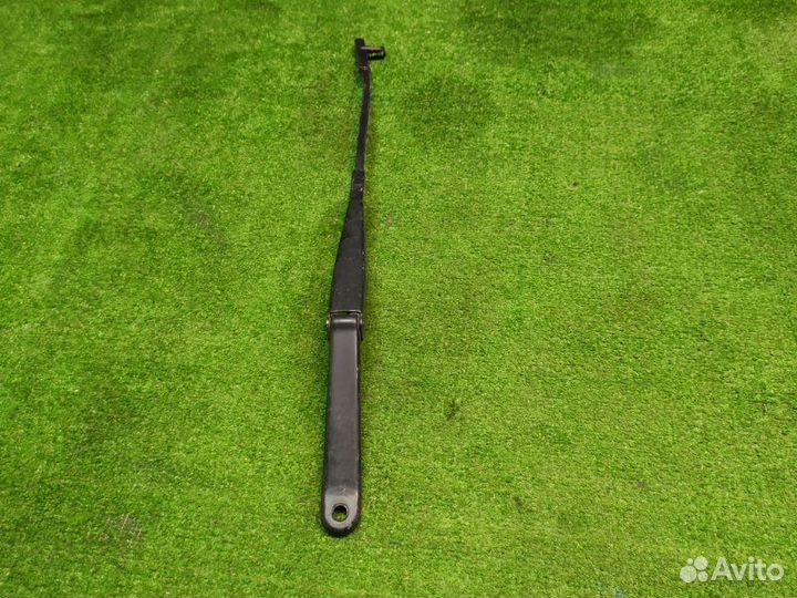 Поводок стеклоочистителя передний правый Ford