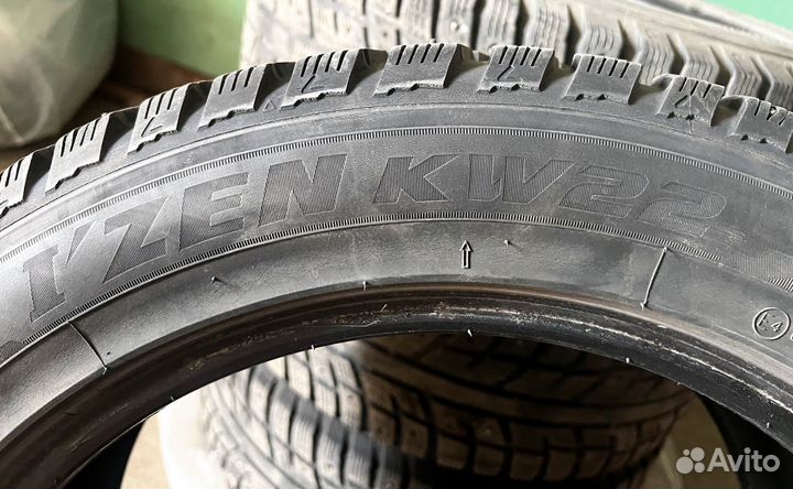 Kumho I'Zen KW22 215/55 R17 98T