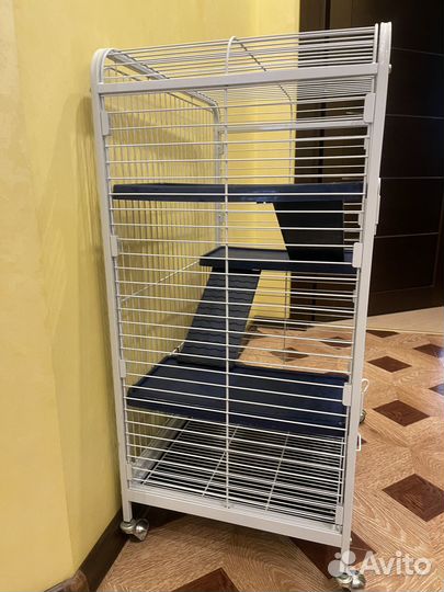 Клетка для шиншиллы с аксессуарами