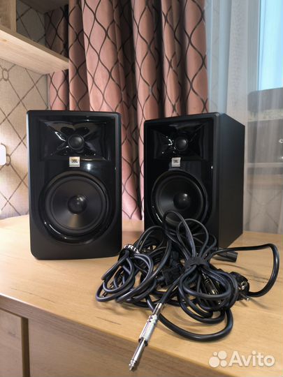 Мониторный динамик JBL 305P mkii активный динамик