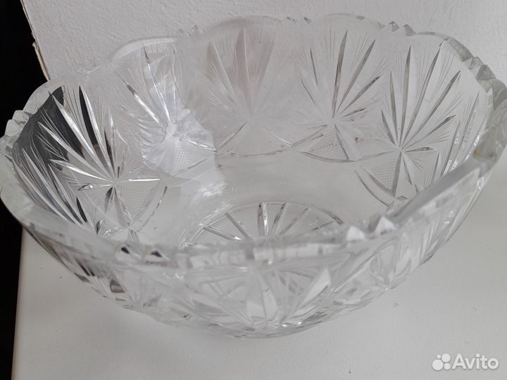 Хрустальная вазочка