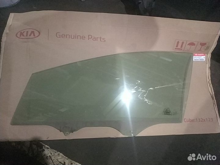 Стекло передней левой двери Kia Ceed jd