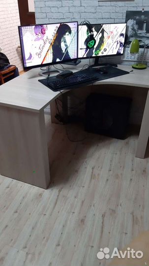 Компьютерный стол