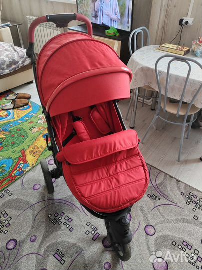 Прогулочная коляска