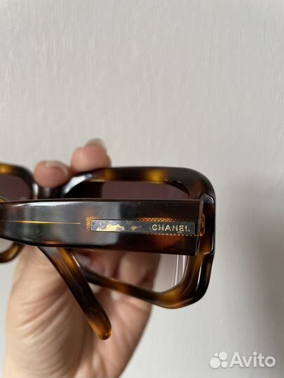 Солнцезащитные очки Chanel