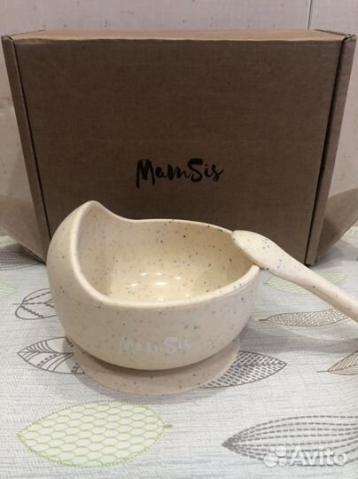 Набор детской силиконовой посуды с нагрудником