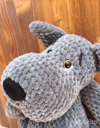 Волк вязаный