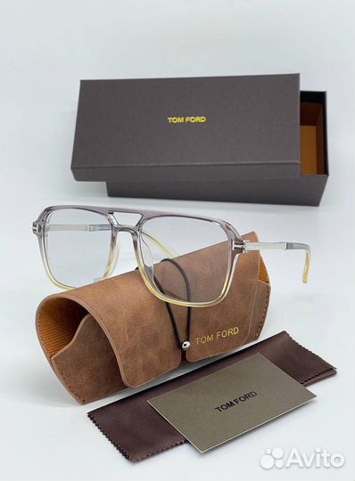 Солнцезащитные очки женские