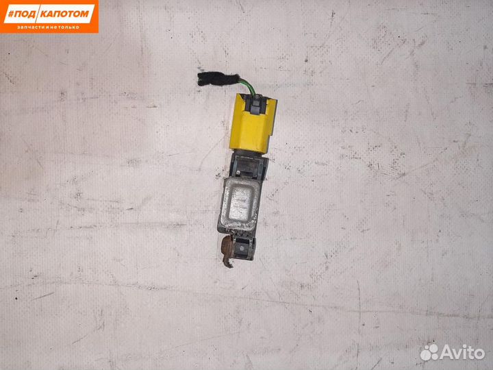 Датчик удара передний Volkswagen Touareg 2003