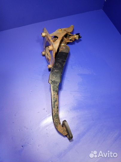 Педаль тормоза Toyota Corolla e90