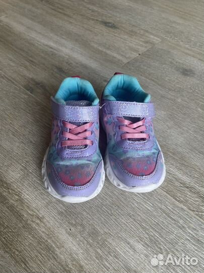 Кроссовки для девочки 25