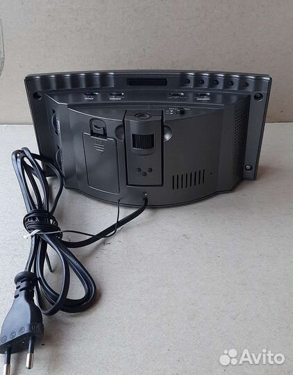 Радиочасы с проектором Vitek VT-3508 GY