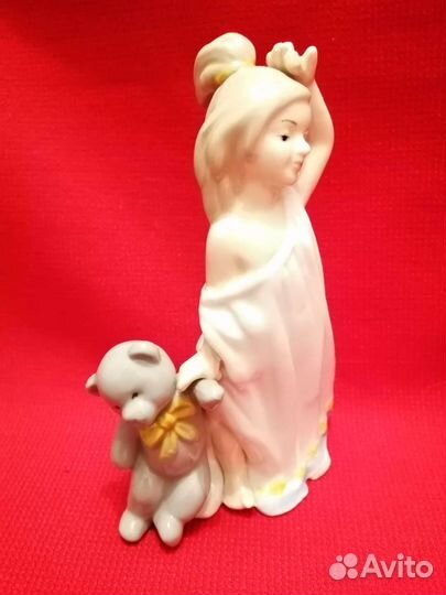 Девочка с мишкой