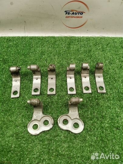 Петля двери Ford Focus 3 хетчбэк 1.6 pnda 2012