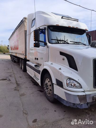 Volvo VNL 670 с полуприцепом, 2003