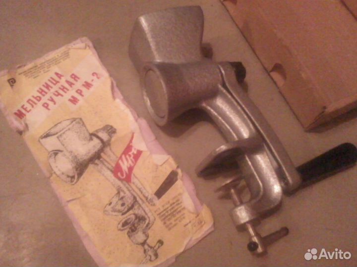 Форма для выпечки. Мельница ручная. СССР