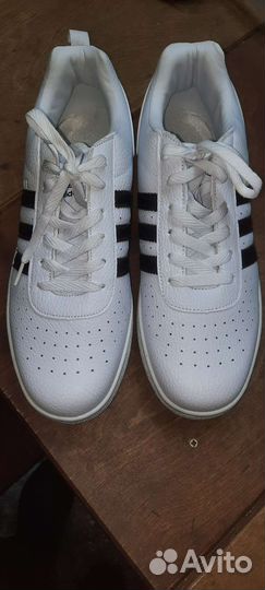 Кроссовки adidas
