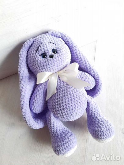 Вязаные игрушки ручной работы. Заяц