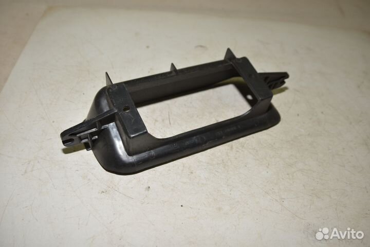 Кожух ваз-2121 подфарника правый