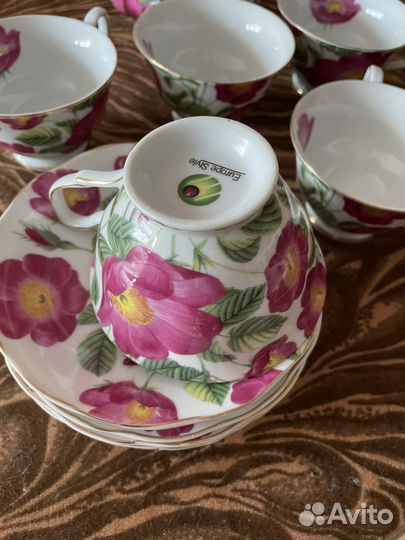 Фарфоровый чайный набор новый