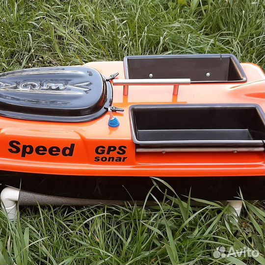 Прикормочный кораблик 