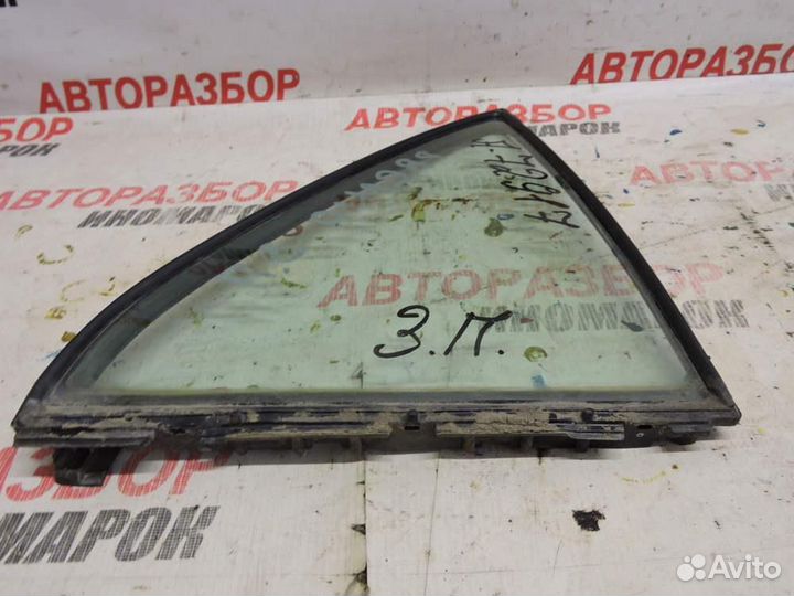 Стекло двери задней правой форточка Toyota Corona