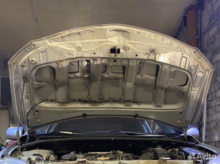 Toyota corolla 140 капот