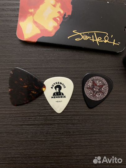 Jimi hendrix медиатор 3 штуки в фирменной коробке