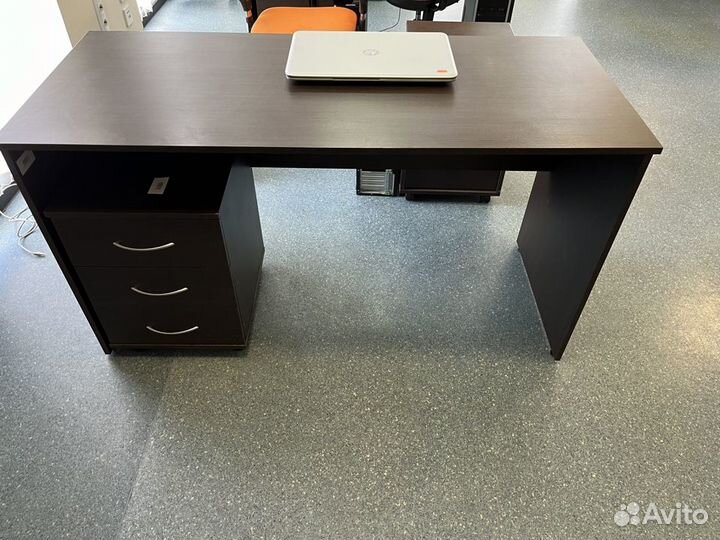 Офисная мебель бу столы тумбы шкафы