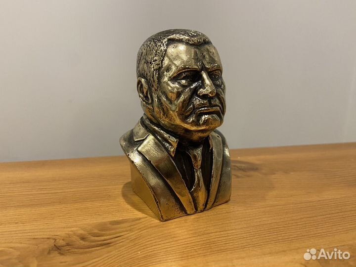 Бюст Жириновский бронза