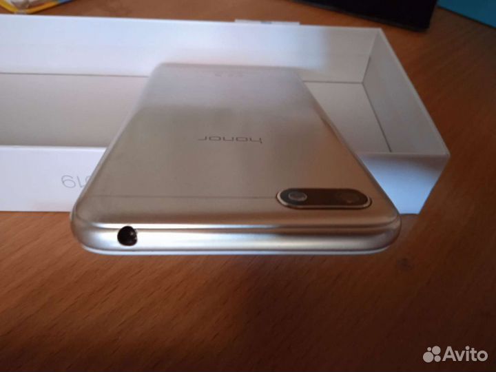 Телефон honor 7a