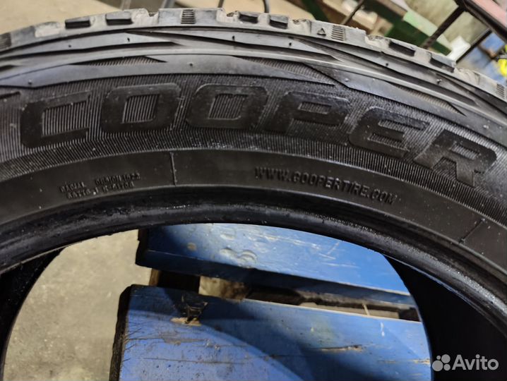 Cooper Discoverer A/T 275/45 R20