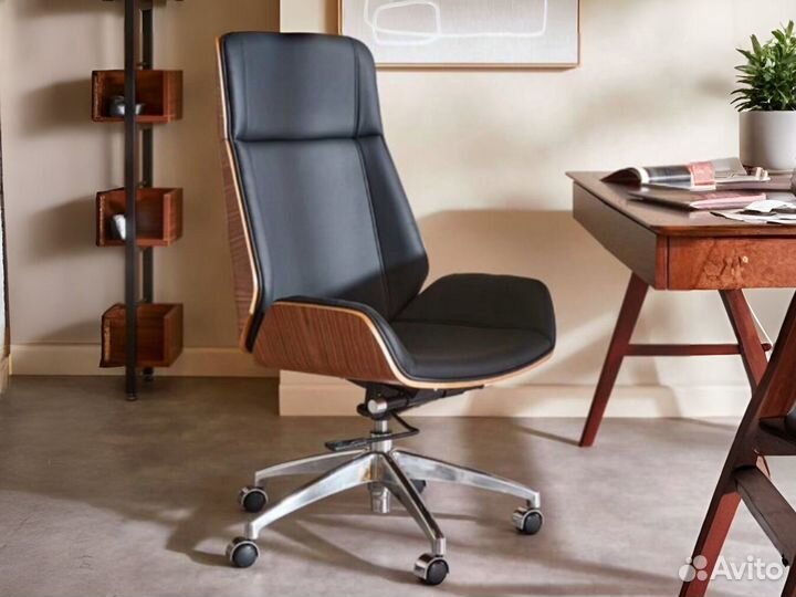 Дизайнерское компьютерное кресло руководителя